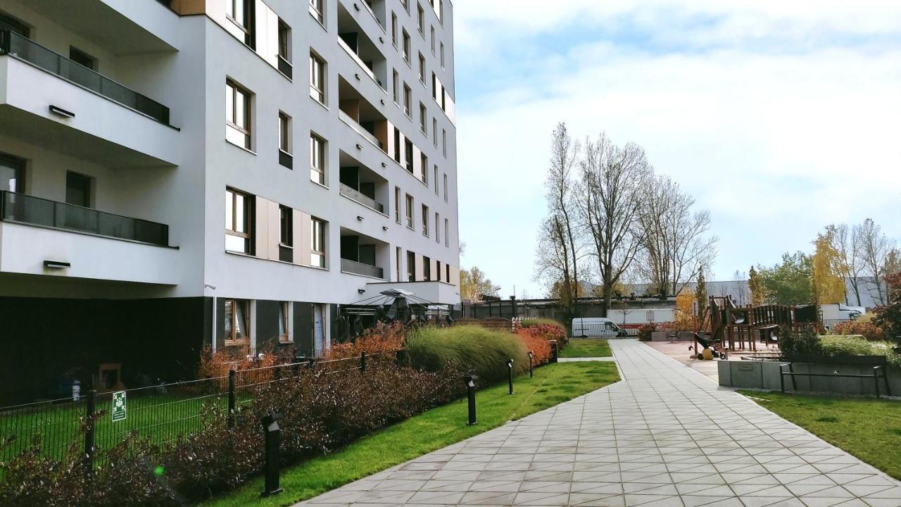 M&r Apartament: Premium Airport With Self Check-in Warsaw