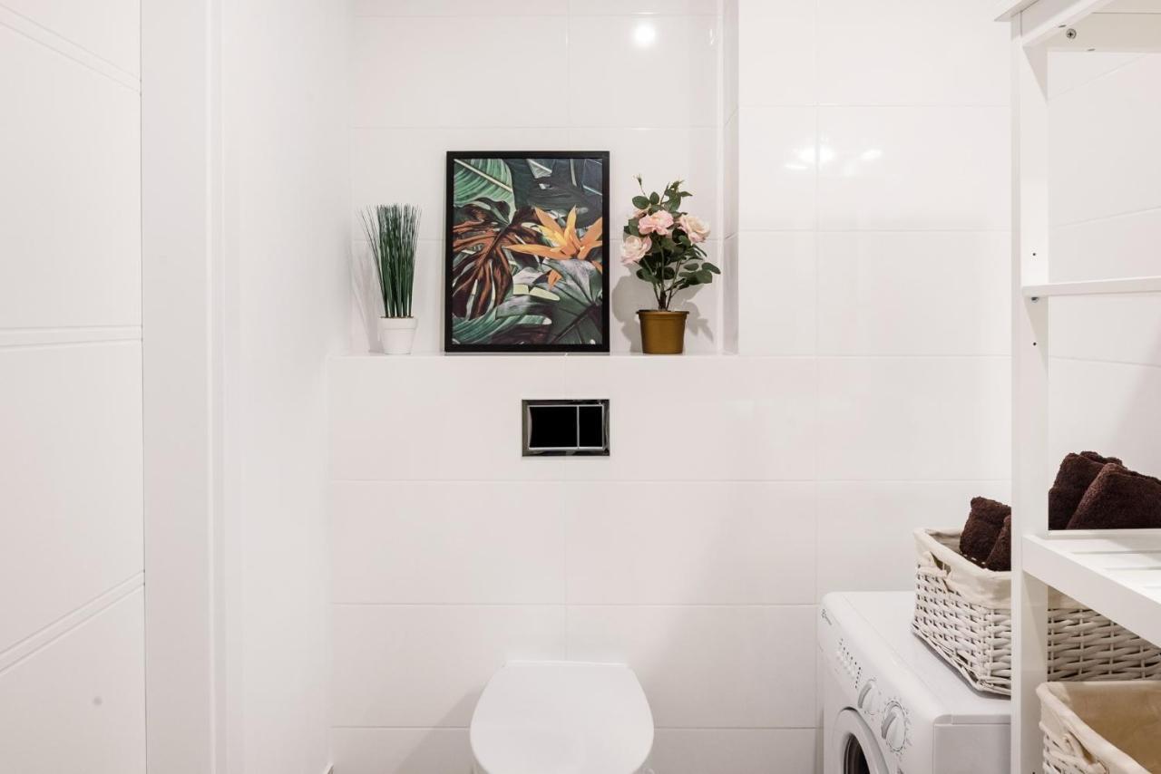 Apartment M&r Apartament: Premium Airport With Self Check-in